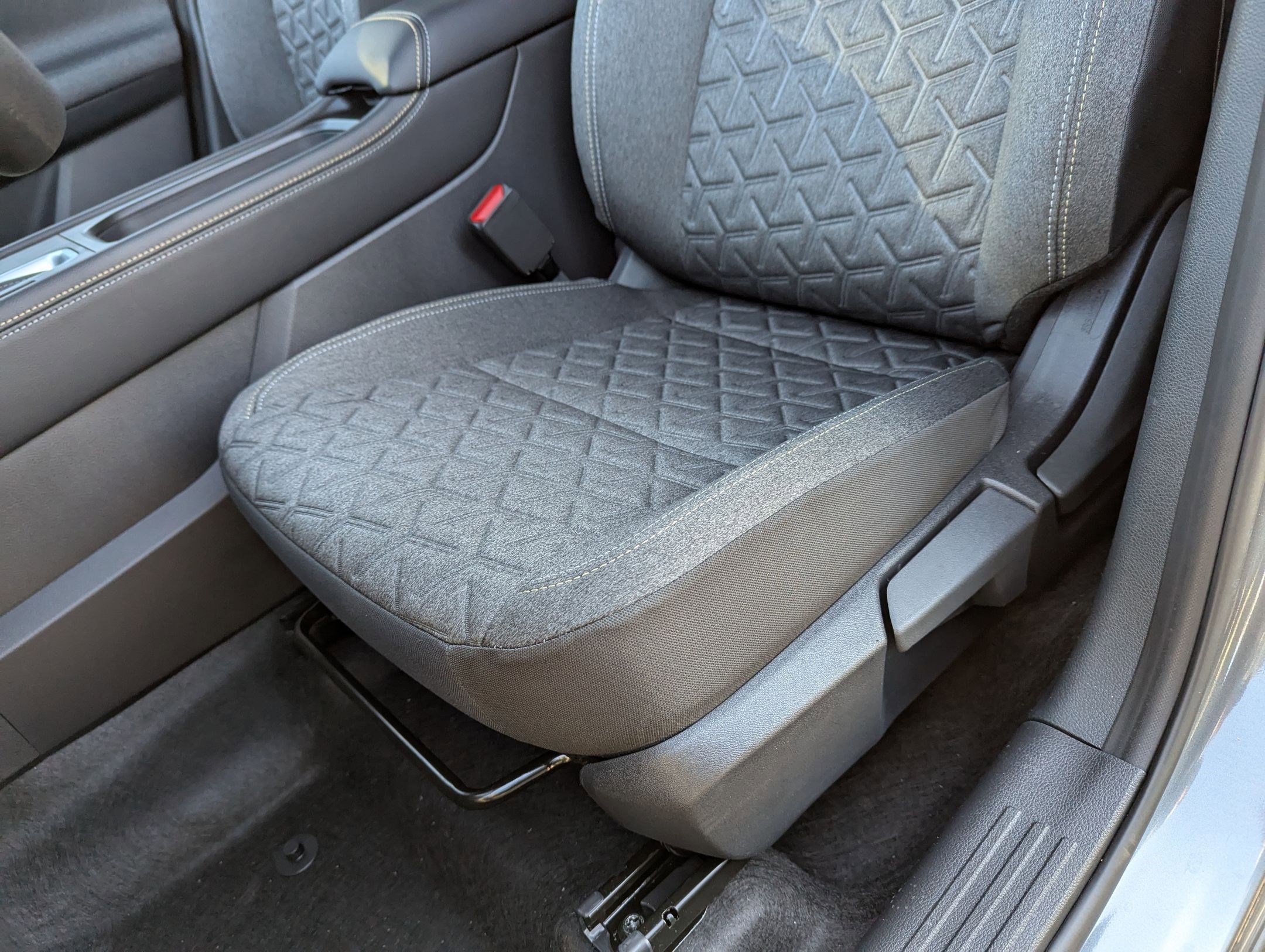 2025 Nissan Kicks SV photo 4