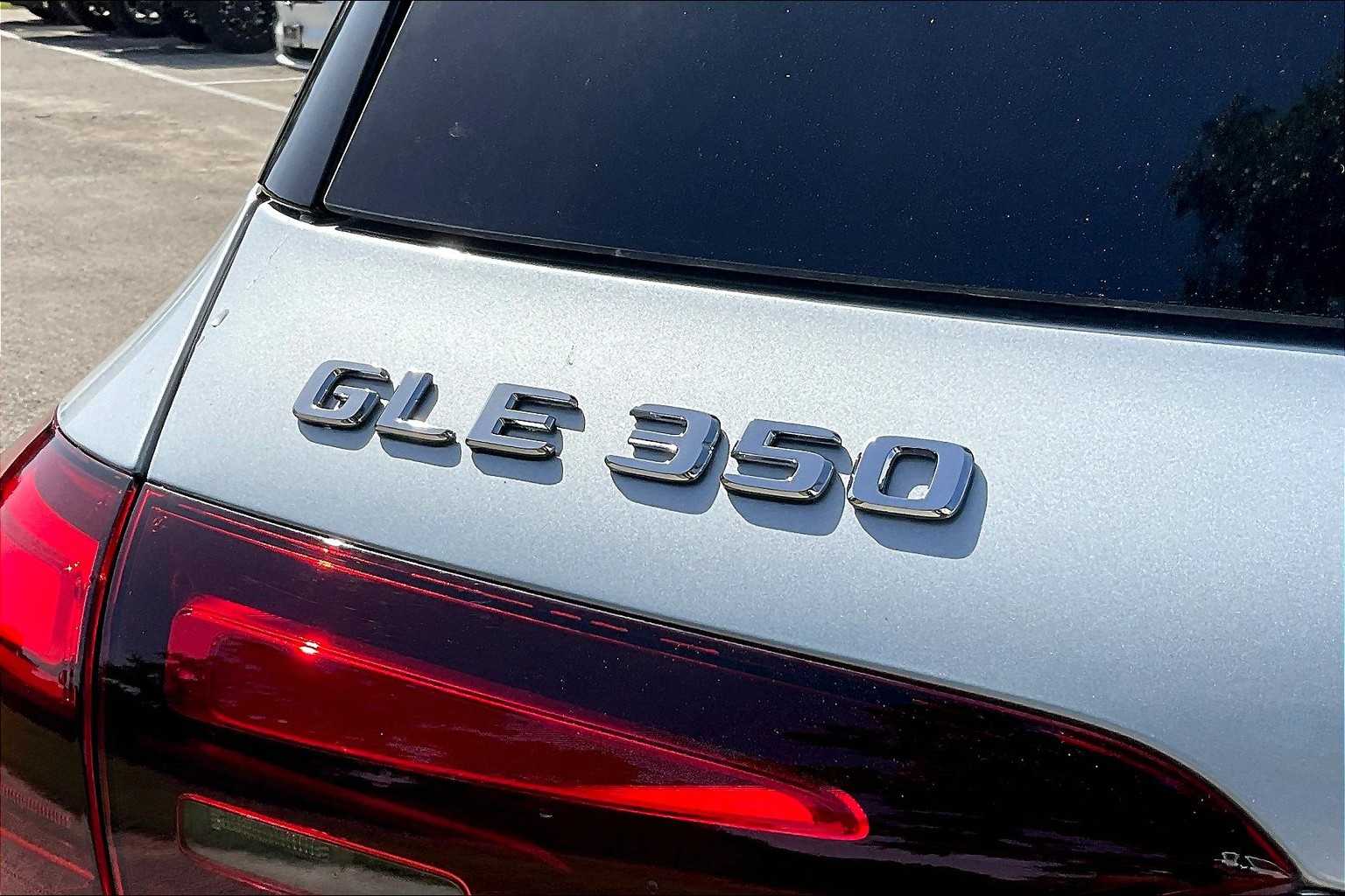 2025 Mercedes Benz GLE 350 4MATIC photo 4