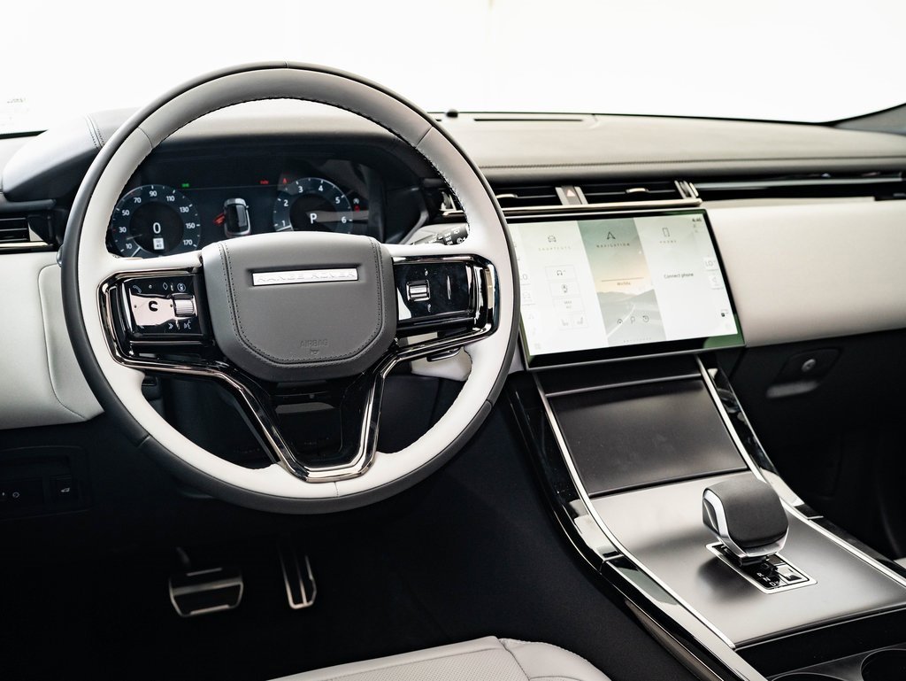 2026 Land Rover Range Rover Velar SE photo 4