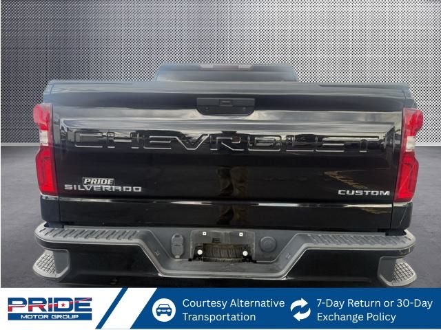 2021 Chevrolet Silverado 1500 Custom photo 2