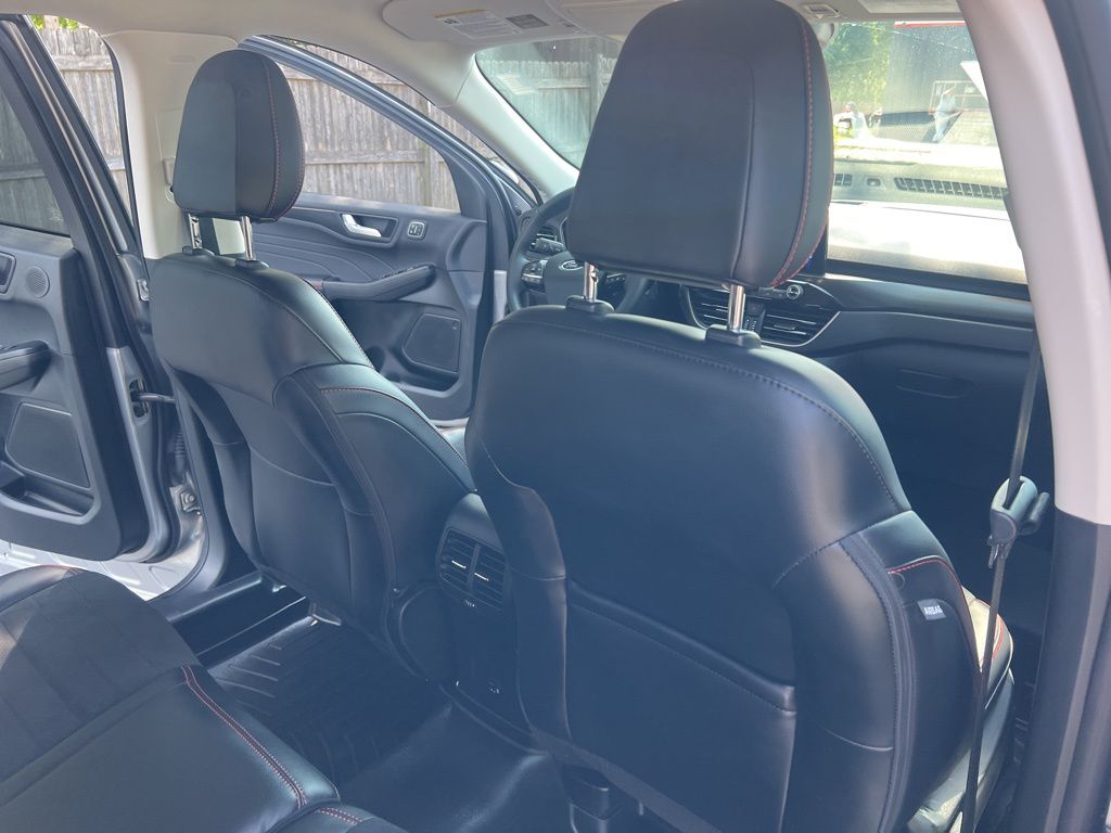 2022 Ford Escape SEL photo 15