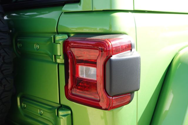 2025 Jeep Wrangler Rubicon photo 6