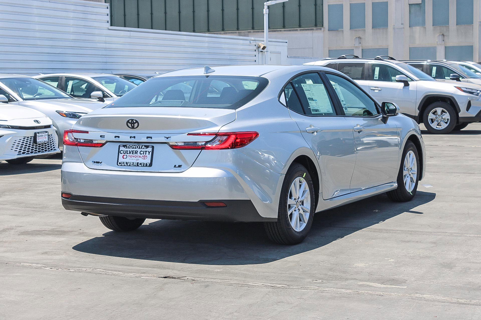 2025 Toyota Camry LE photo 7