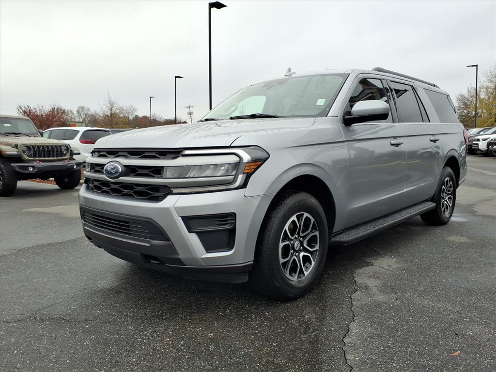 2023 Ford Expedition XLT's photo