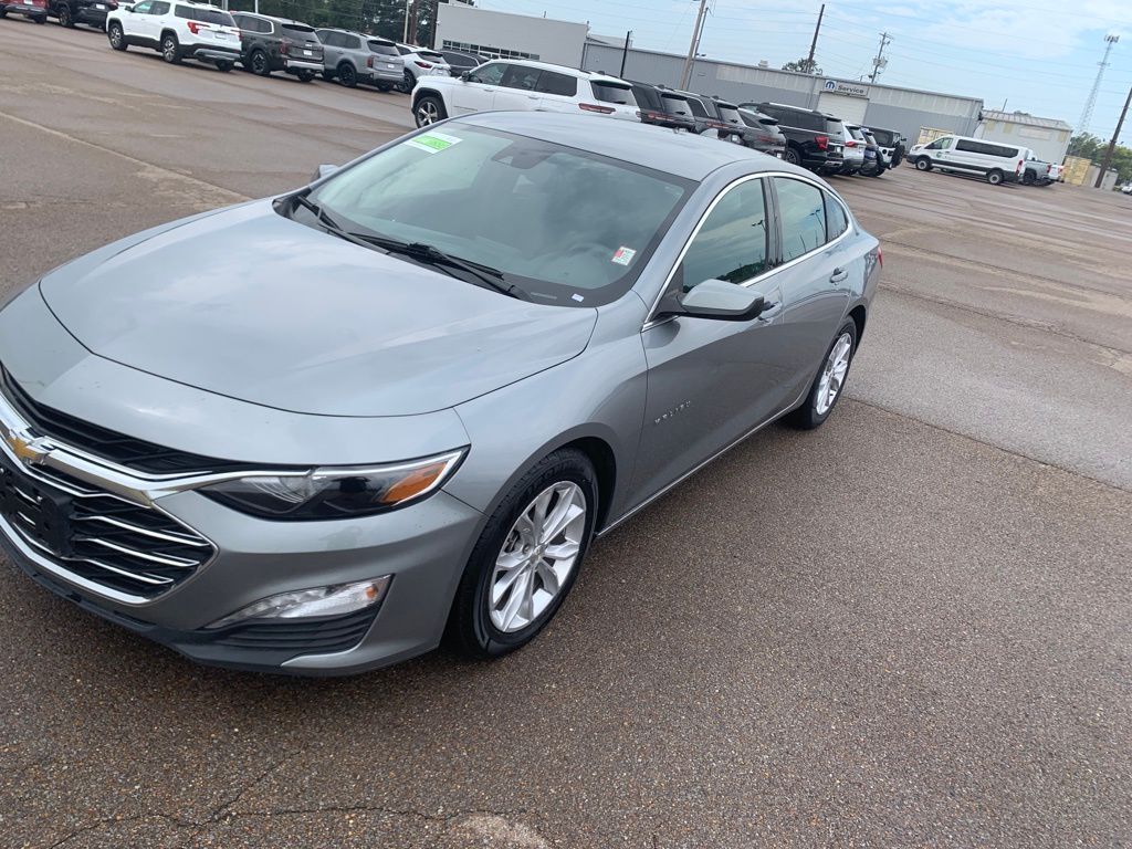 2023 Chevrolet Malibu 1LT photo 3