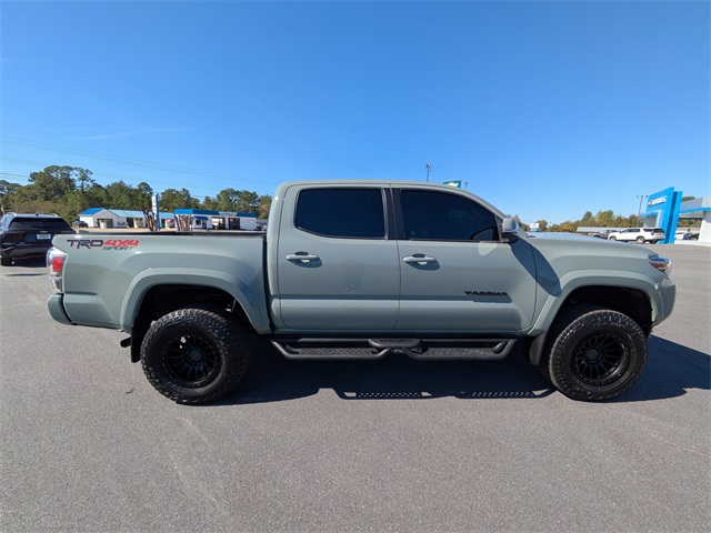 2022 Toyota Tacoma V6 4x4 photo 3
