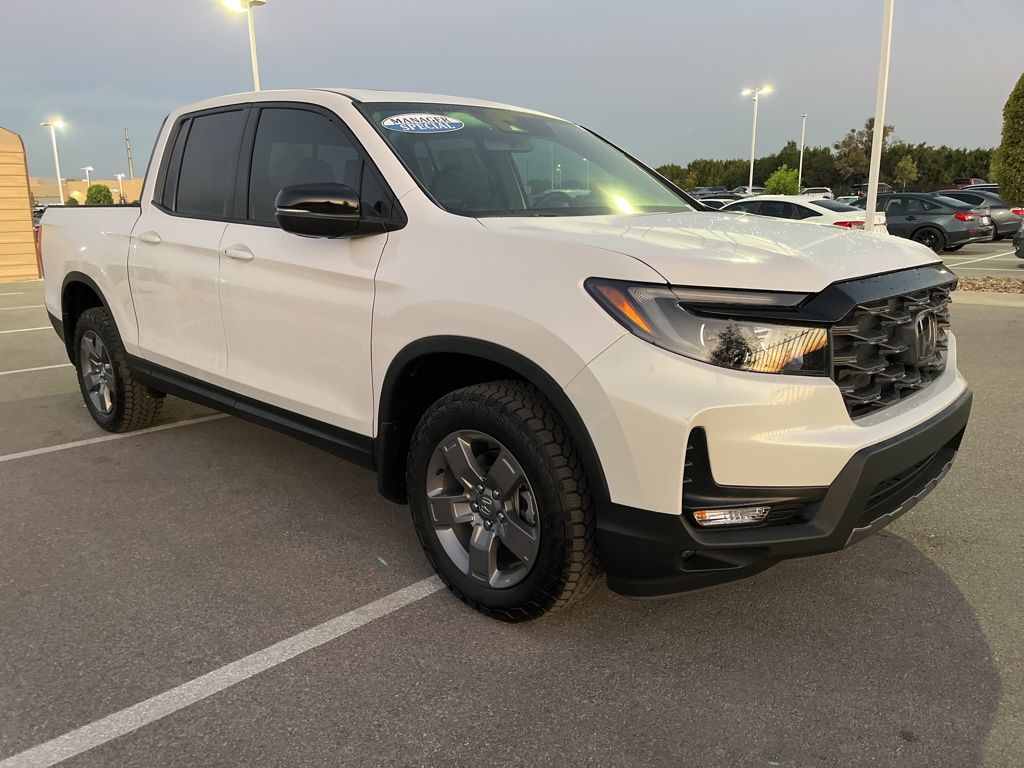 2025 Honda Ridgeline TrailSport photo 2
