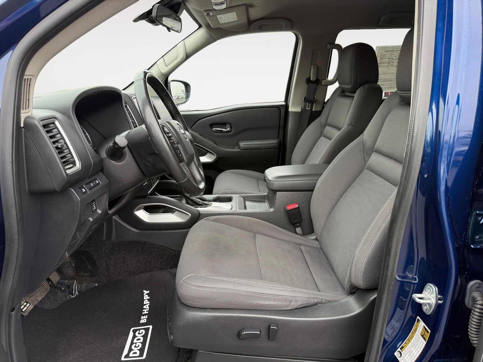 2022 Nissan Frontier SV photo 10
