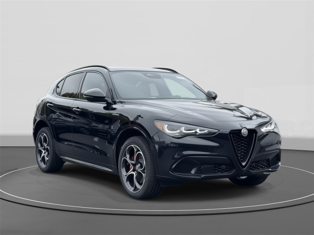 2025 Alfa Romeo Stelvio Base