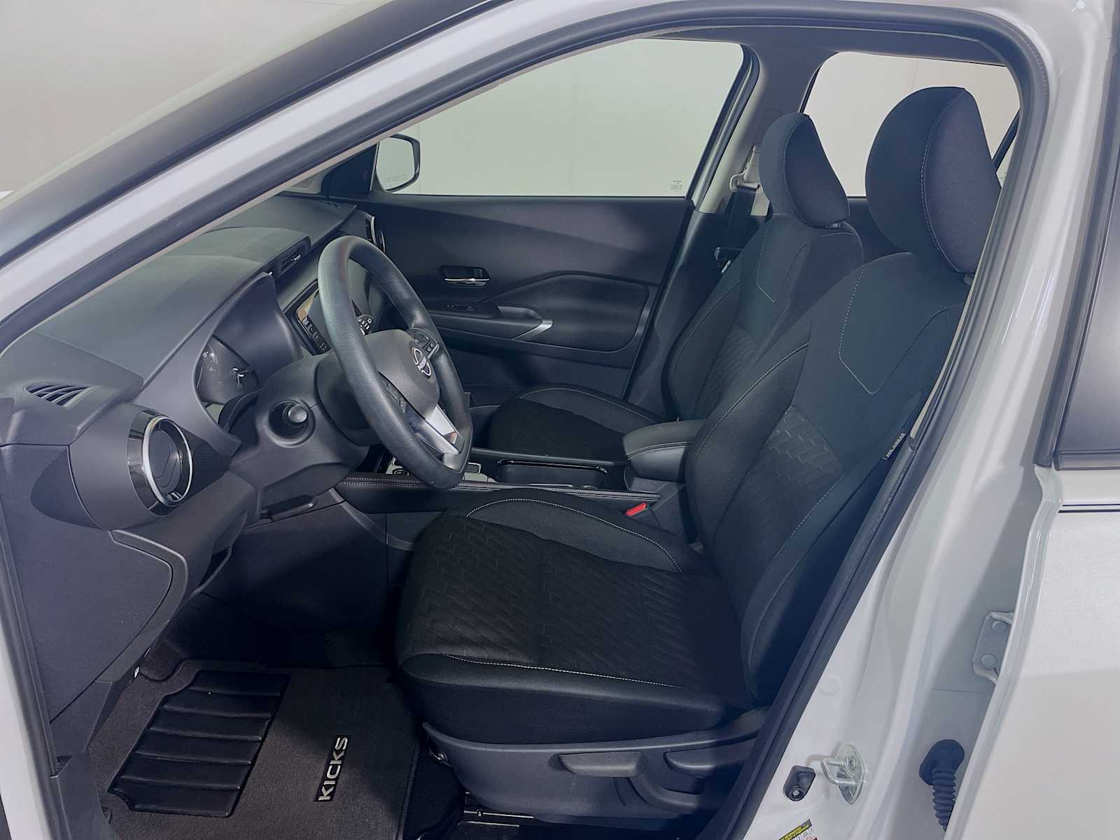 2023 Nissan Kicks SV photo 17