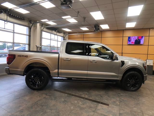 2025 Ford F-150 Lariat photo 8
