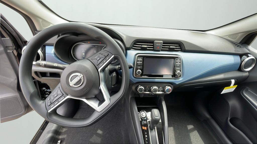 2025 Nissan Versa SV photo 11