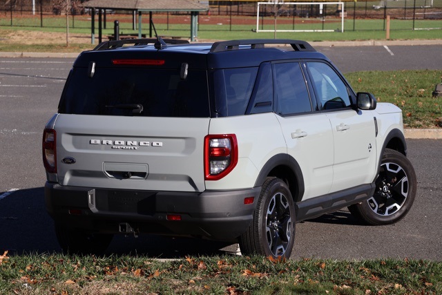 2022 Ford Bronco Sport Outer Banks photo 4