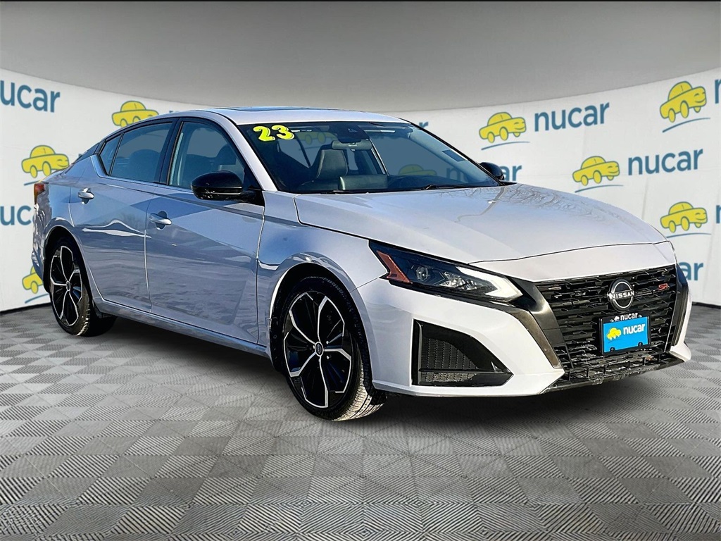 2023 Nissan Altima SR's photo