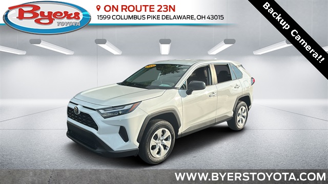 2024 Toyota RAV4 LE's photo