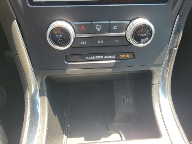 2024 Ford Edge Titanium photo 5