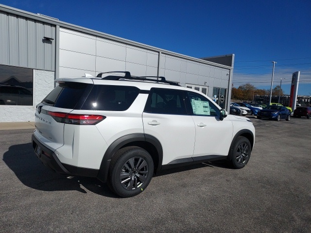 2025 Nissan Pathfinder SV photo 2