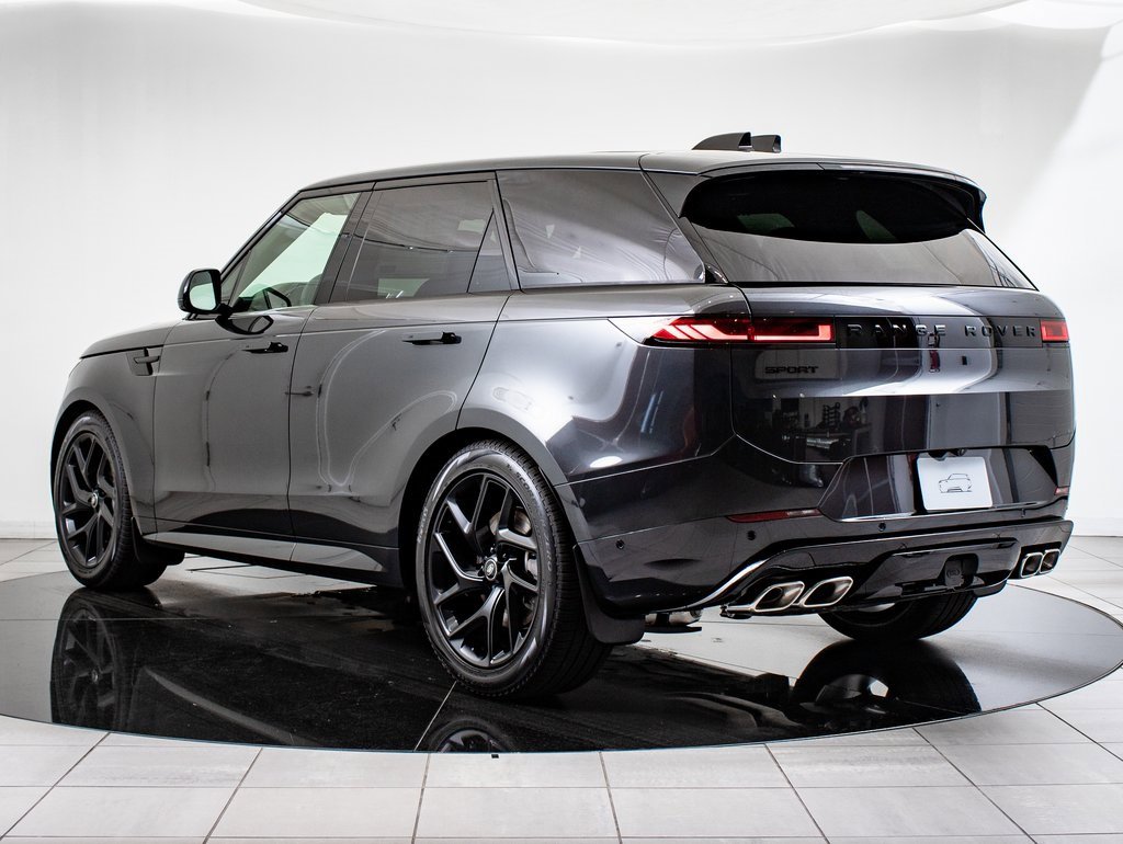 2025 Land Rover Range Rover Sport SE photo 3