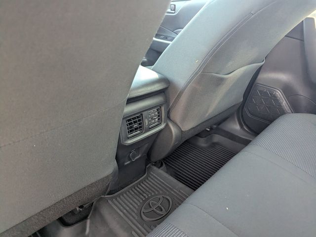 2022 Toyota RAV4 LE photo 15