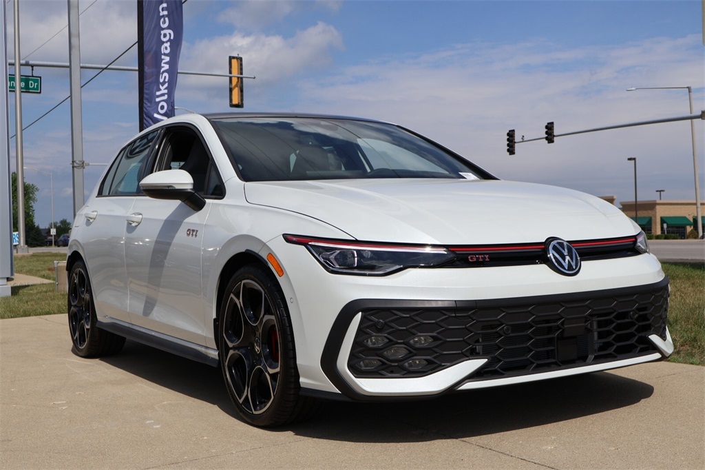 2025 Volkswagen Golf GTI Autobahn's photo