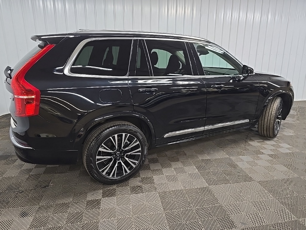2023 Volvo XC90 Recharge T8 Plus photo 3