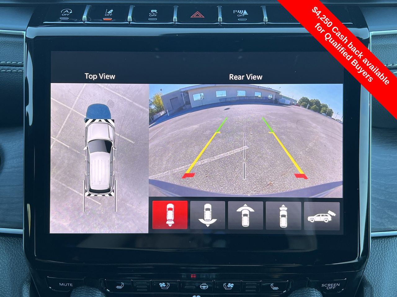 2025 Jeep Grand Cherokee Limited photo 3