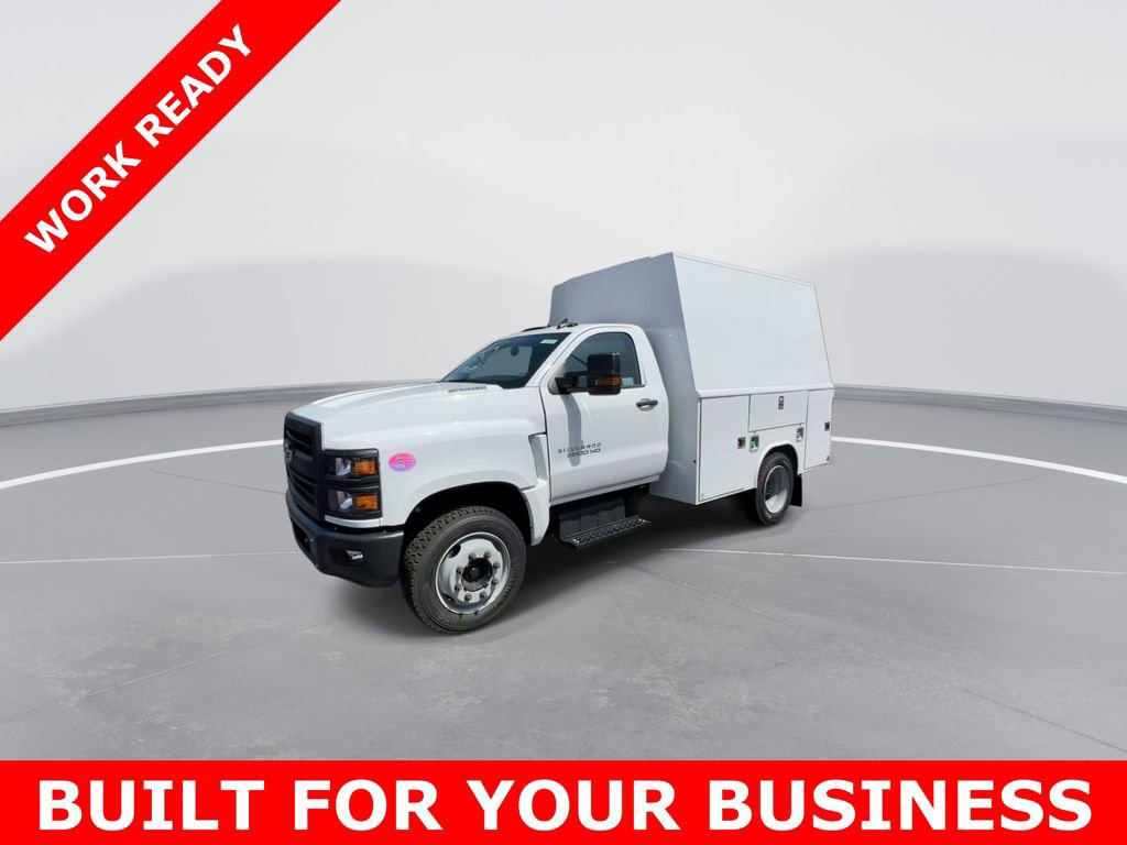 2023 Chevrolet Silverado 5500HD Work Truck photo 3