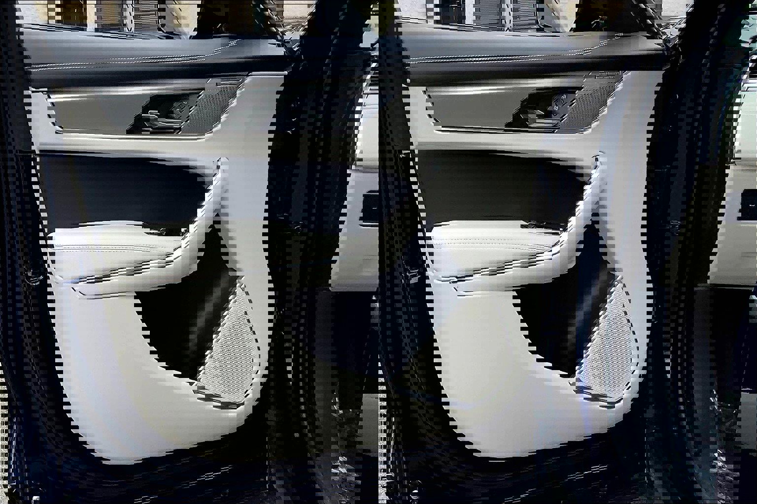 2025 Jaguar F-PACE P250 R-Dynamic S photo 23