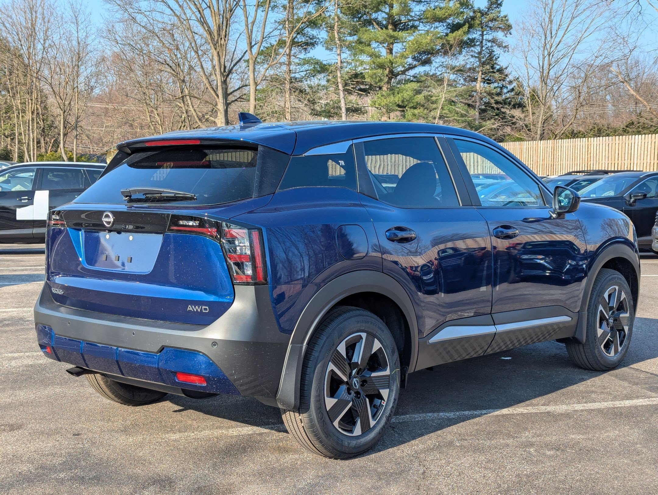 2025 Nissan Kicks SV photo 2