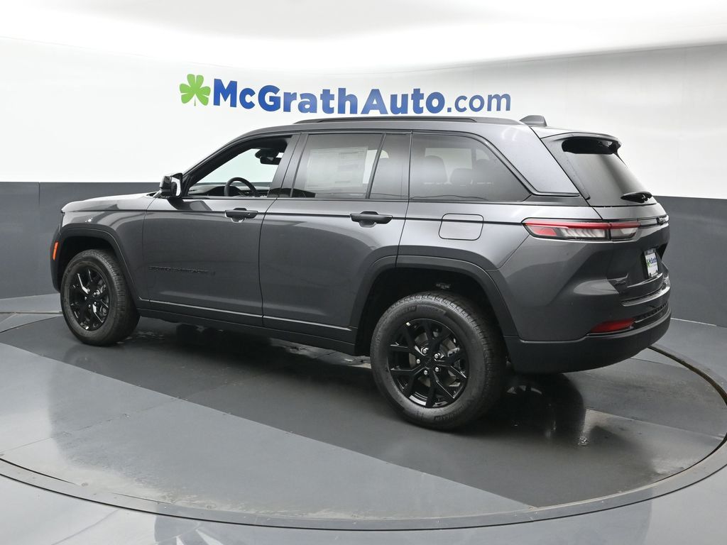 2025 Jeep Grand Cherokee Altitude photo 23