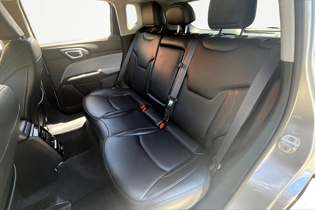 2022 Jeep Compass Latitude Lux photo 26