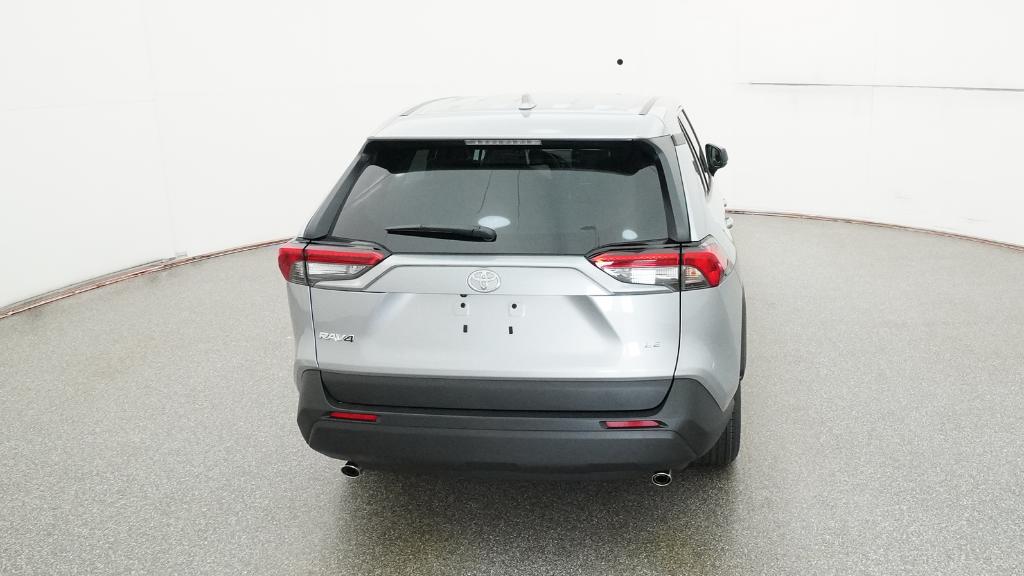 2025 Toyota RAV4 LE photo 18