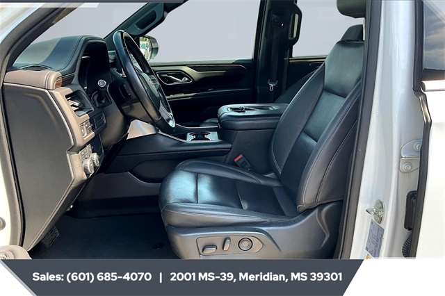 2023 Chevrolet Suburban LT photo 18