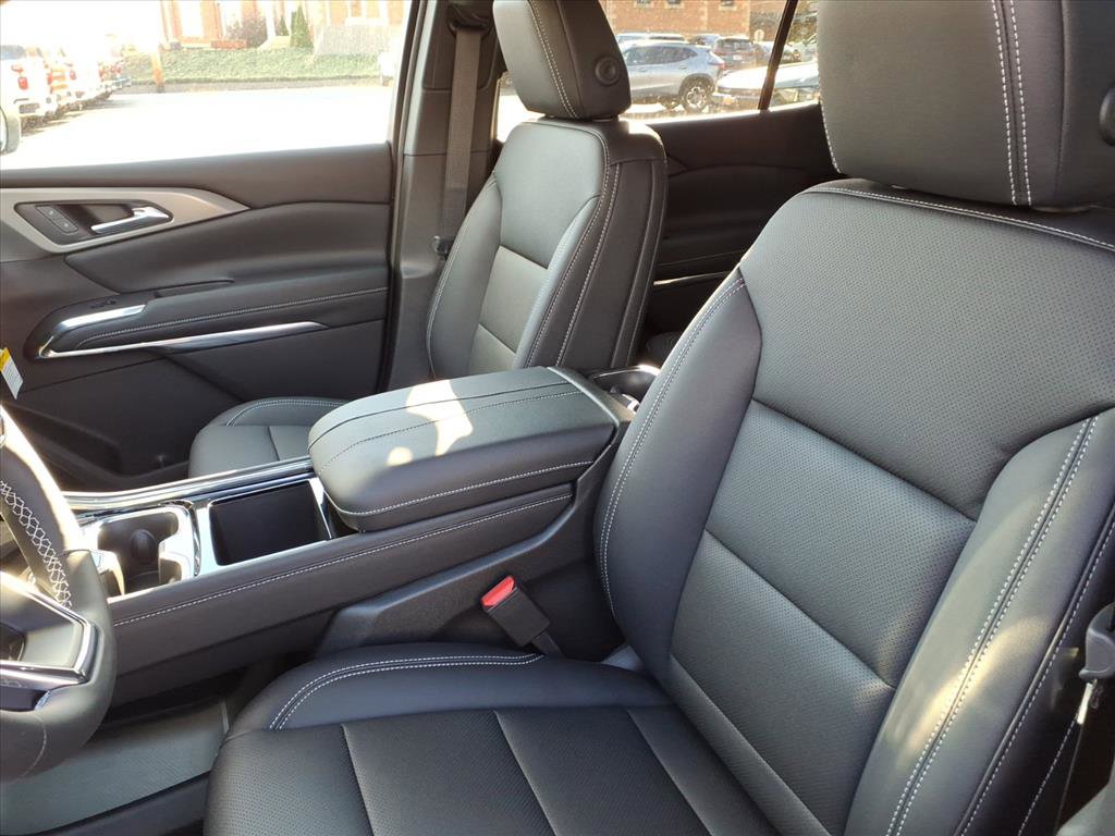 2026 Chevrolet Traverse photo 3