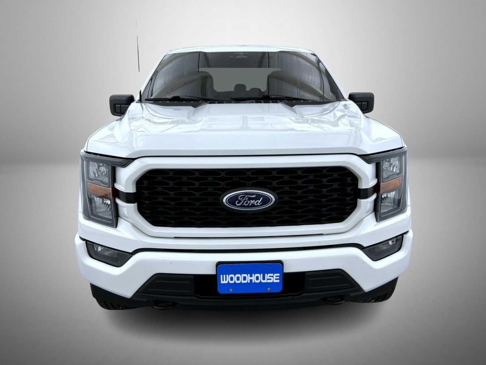 2023 Ford F-150 XL photo 2