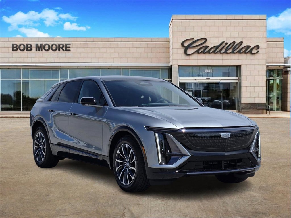 2025 Cadillac Lyriq Sport photo 3