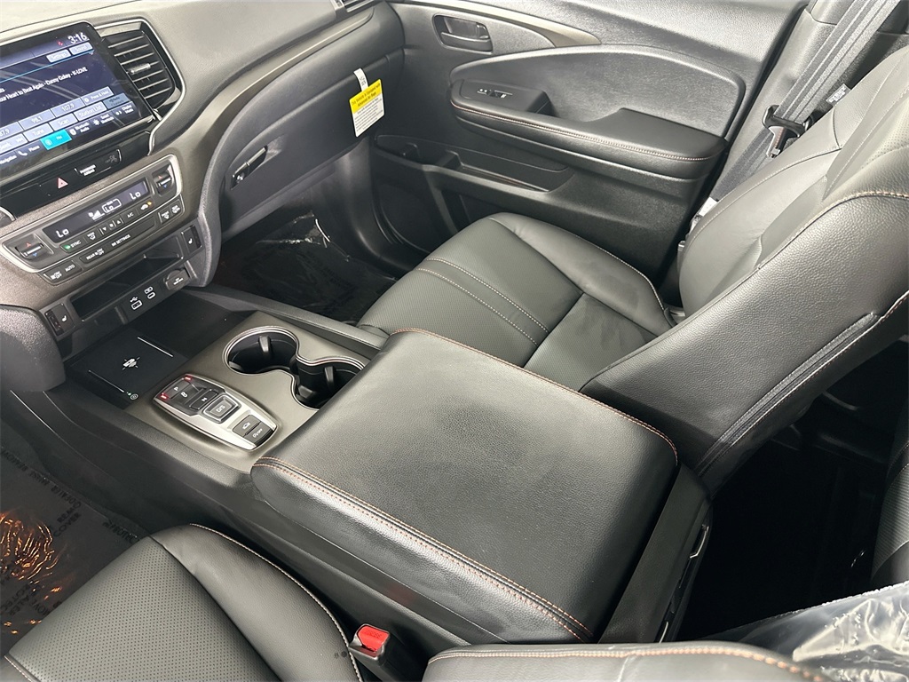 2025 Honda Ridgeline TrailSport photo 3