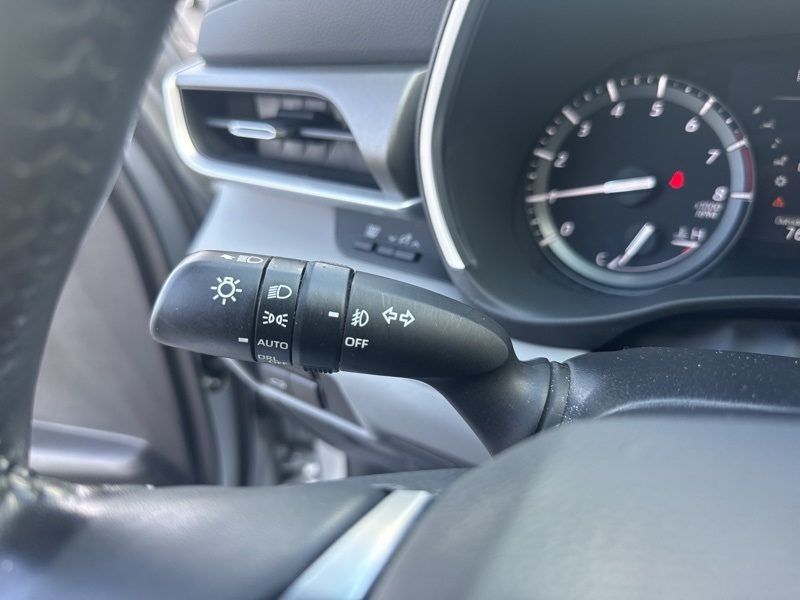 2021 Toyota Highlander XLE photo 25