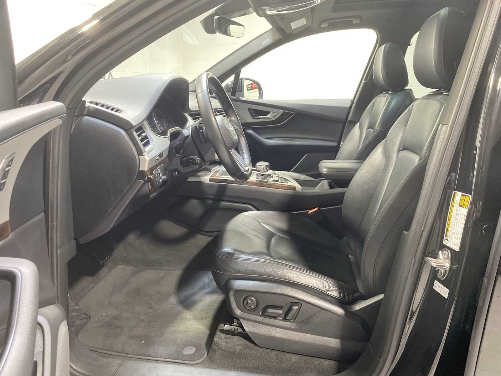 2017 Audi Q7 Premium Plus photo 2