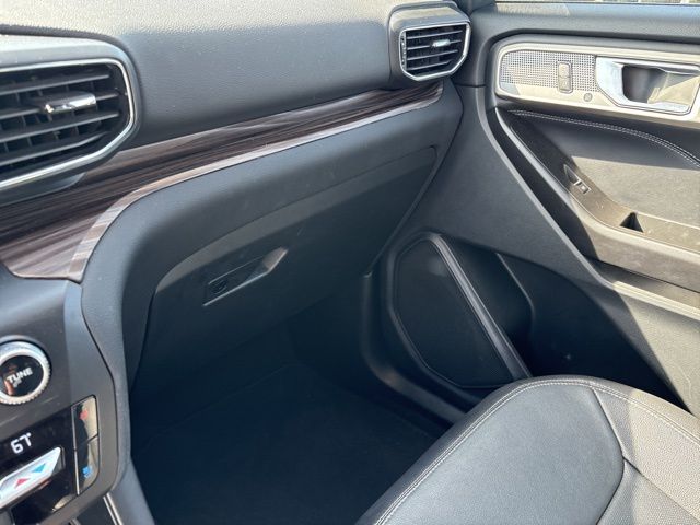 2020 Ford Explorer Limited photo 28