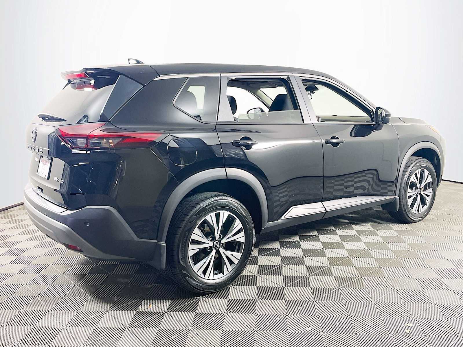 2022 Nissan Rogue SV photo 4