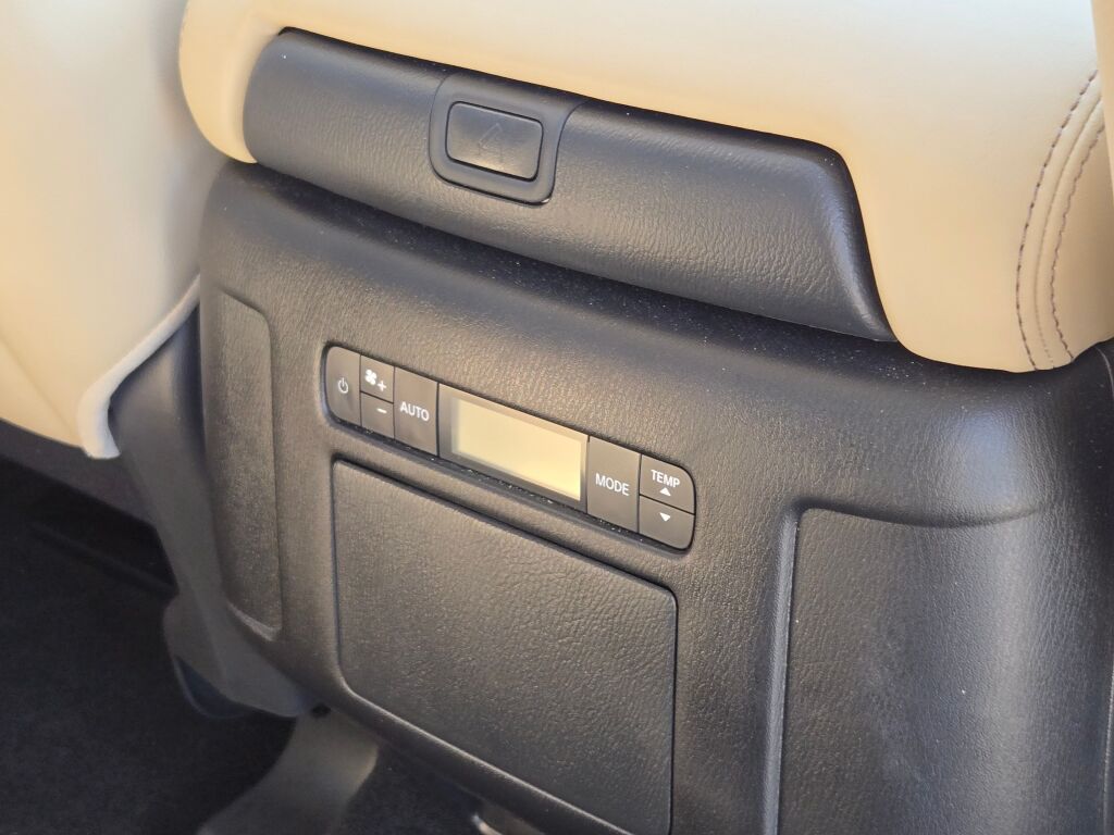 2024 Nissan Armada SL photo 6