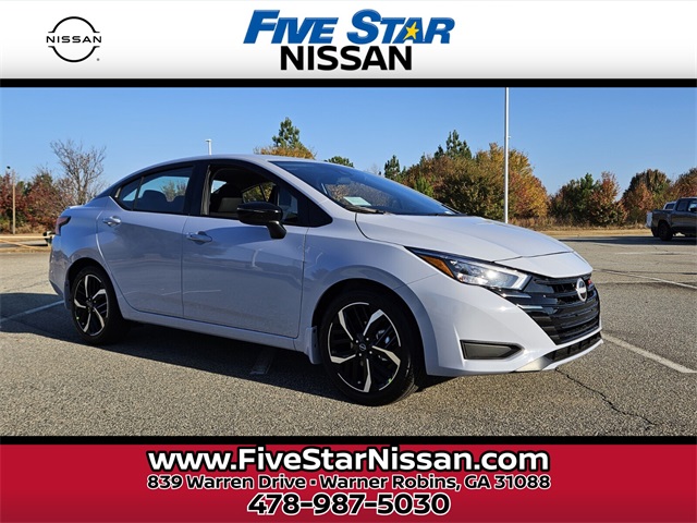 2025 Nissan Versa Sedan SR's photo