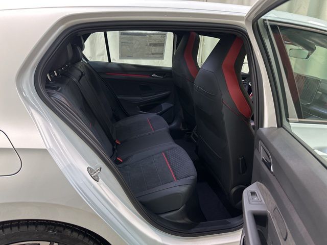2025 Volkswagen Golf GTI SE photo 32