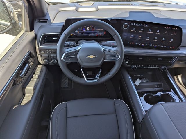 2025 Chevrolet Suburban Premier photo 17
