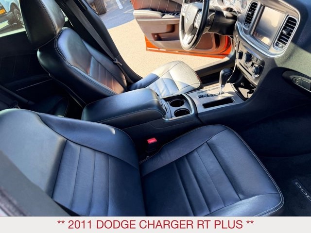 2011 Dodge Charger R/T photo 21