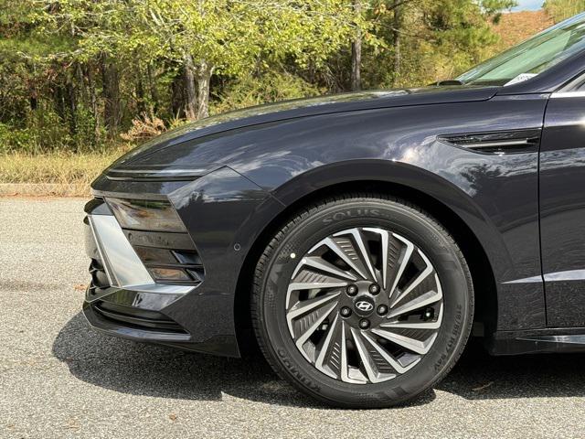 2025 Hyundai Sonata Hybrid Limited photo 9