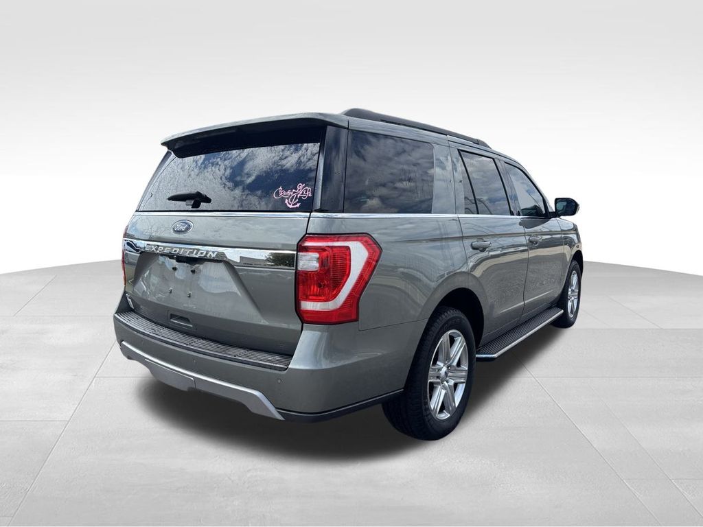 2019 Ford Expedition XLT photo 2