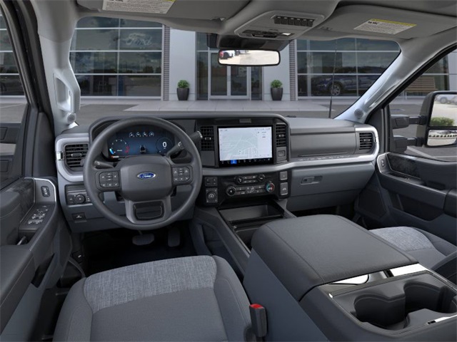2025 Ford F-350 photo 9