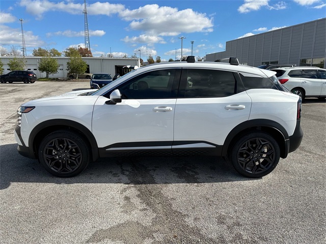 2025 Nissan Kicks SR photo 3